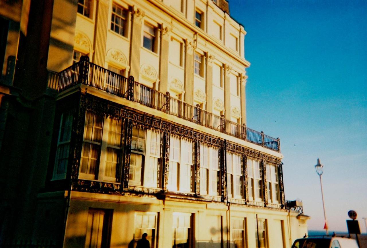 A Pousada Baggies Backpackers Brighton Exterior foto